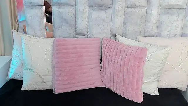 karol noa online show from September 26, 2025, 12:42 pm