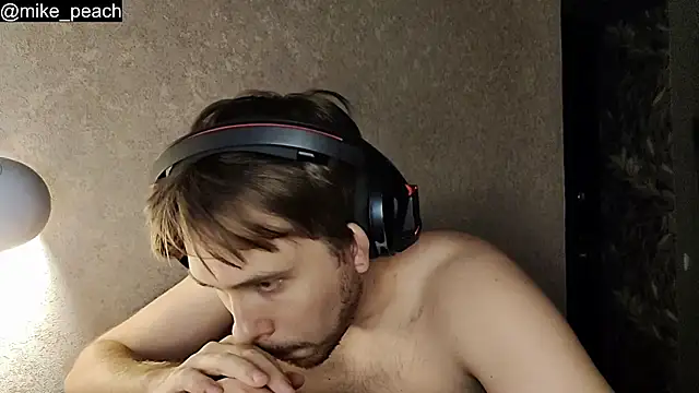 Snapshot of mike_peach chatting on November 23, 2025, 10:20 pm mike peach online show from November 23, 2025, 10:20 pm