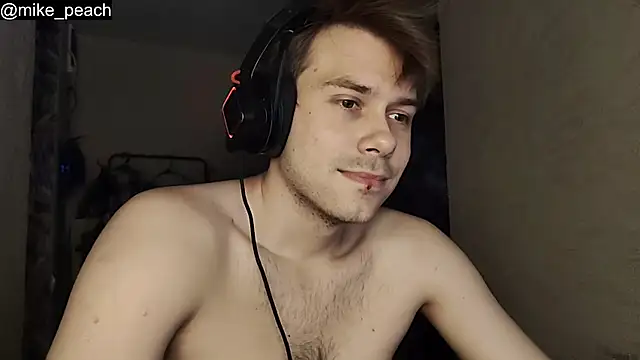 Snapshot of mike_peach chatting on November 28, 2025, 8:28 am mike peach online show from November 28, 2025, 8:28 am