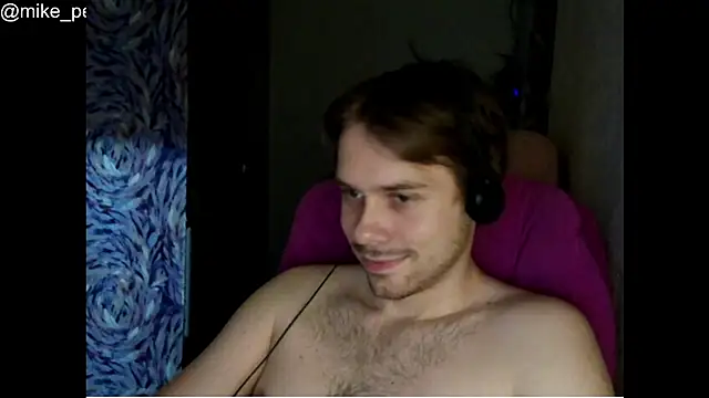 Snapshot of mike_peach chatting on January 15, 2026, 2:05 am mike peach online show from January 15, 2026, 2:05 am