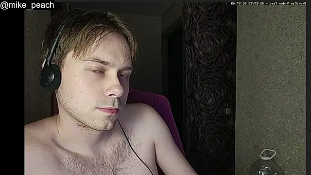 Snapshot of mike_peach chatting on February 24, 2026, 11:58 pm mike peach online show from February 24, 2026, 11:58 pm