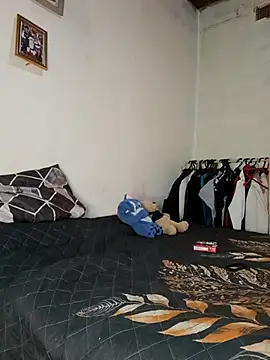 Goodgirlsue 77 online show from April 24, 2026, 6:27 am