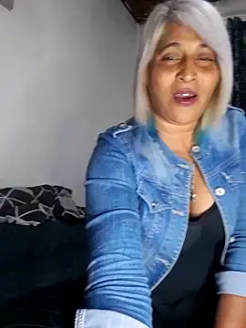 Goodgirlsue 77 online show from June 4, 2026, 4:35 pm