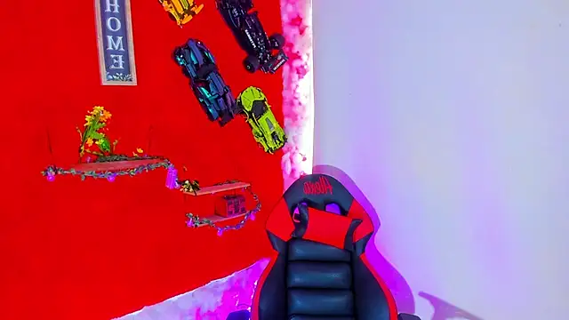 LilOwen  online show from October 31, 2025, 7:04 pm