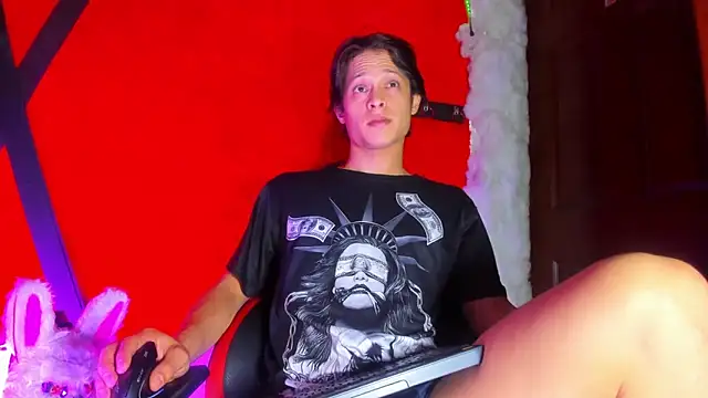 LilOwen  online show from March 18, 2026, 5:16 pm