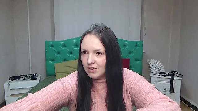 IsabelBlackberry online show from December 6, 2024, 4:28 pm