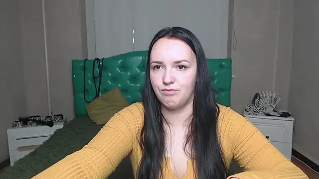 IsabelBlackberry online show from December 16, 2024, 6:21 am