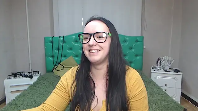 IsabelBlackberry online show from December 16, 2024, 9:24 am