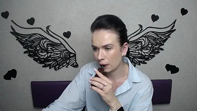 JasmineKouch online show from September 24, 2025, 5:16 pm