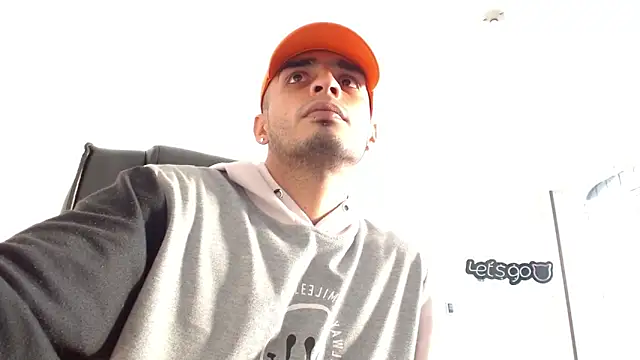 crosnosCarter online show from February 7, 2025, 11:56 am
