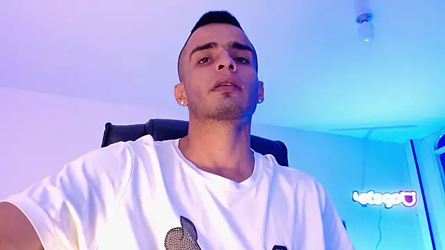 crosnosCarter online show from February 28, 2025, 2:20 am