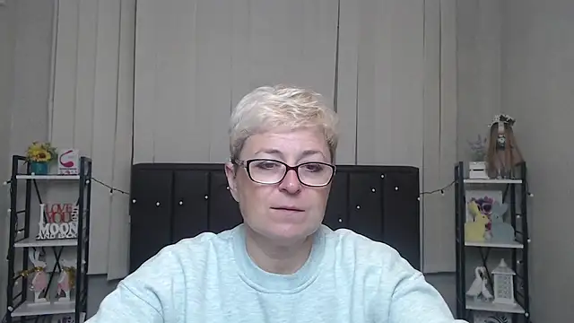 EmiliaGree online show from October 10, 2025, 5:06 am