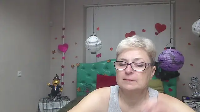 EmiliaGree online show from November 12, 2025, 6:08 pm