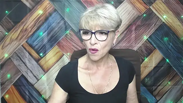 Snapshot of EllaBonito chatting on September 15, 2025, 5:29 am EllaBonito online show from September 15, 2025, 5:29 am