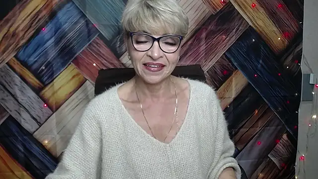 Snapshot of EllaBonito chatting on October 17, 2025, 5:32 am EllaBonito online show from October 17, 2025, 5:32 am