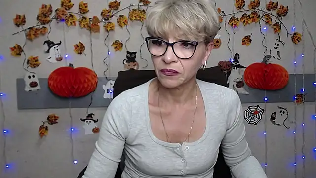 Snapshot of EllaBonito chatting on October 20, 2025, 5:30 am EllaBonito online show from October 20, 2025, 5:30 am