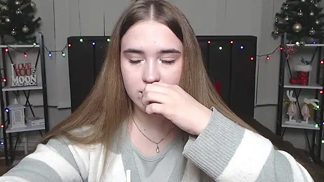 LauraHlot online show from January 9, 2025, 6:57 pm