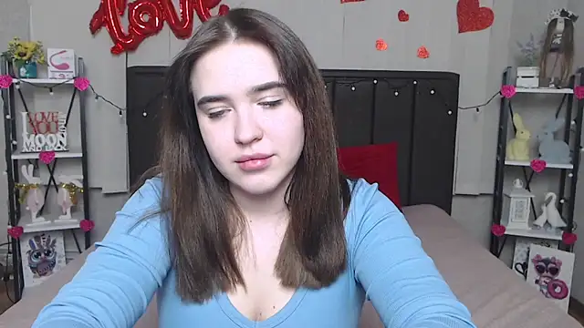LauraHlot online show from February 27, 2025, 4:09 am