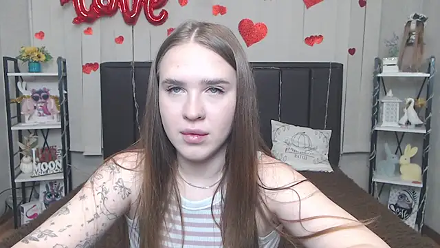 Snapshot of LauraHlot chatting on May 8, 2026, 5:29 pm LauraHlot online show from May 8, 2026, 5:29 pm