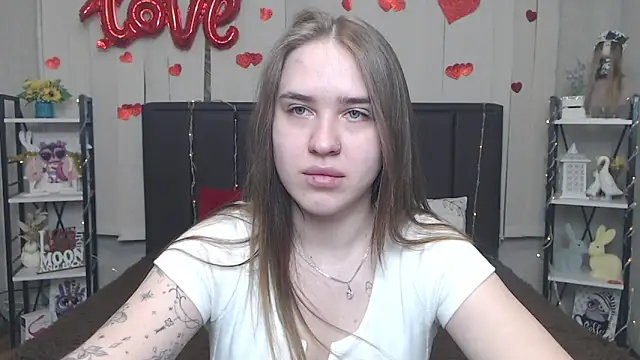 Snapshot of LauraHlot chatting on May 19, 2026, 6:20 am LauraHlot online show from May 19, 2026, 6:20 am