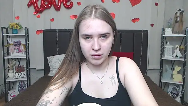 Snapshot of LauraHlot chatting on May 23, 2026, 6:01 pm LauraHlot online show from May 23, 2026, 6:01 pm