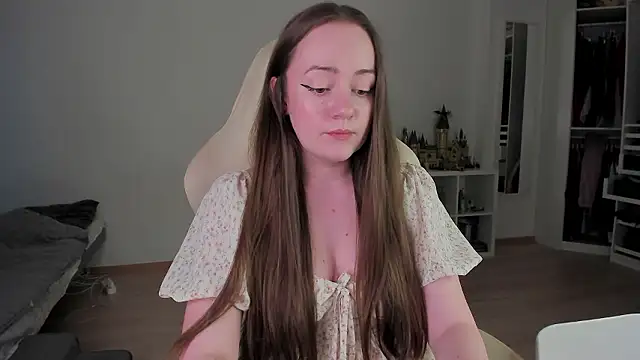 WalkingGirl online show from March 24, 2026, 4:23 pm