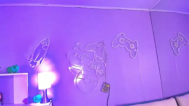 Camiila Osorio online show from November 19, 2025, 7:25 pm