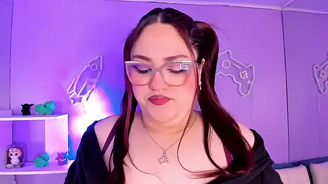 Camiila Osorio online show from December 5, 2025, 2:36 pm