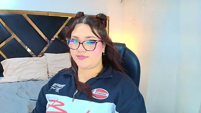 Camiila Osorio online show from May 8, 2026, 7:30 pm