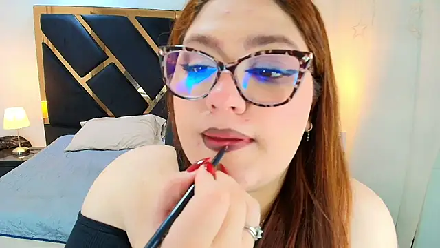 Camiila Osorio online show from June 17, 2026, 7:37 pm