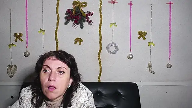 LuciaMii online show from December 26, 2024, 6:01 pm