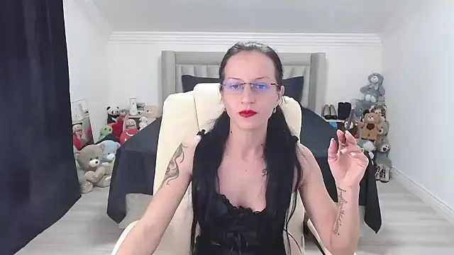 CatWoman0001 online show from February 9, 2026, 4:55 pm