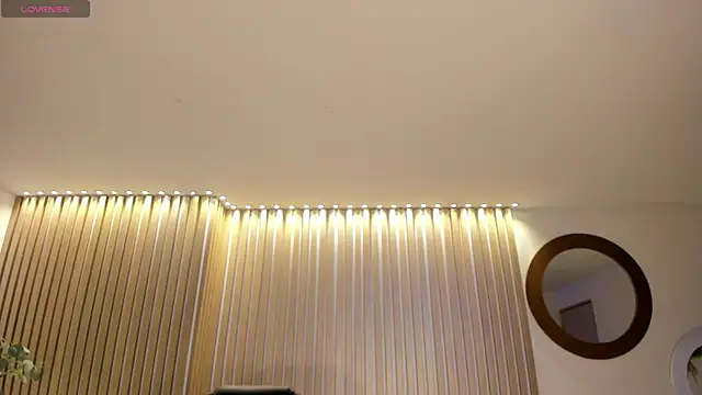 ValeriaVelvet online show from May 6, 2026, 12:10 pm