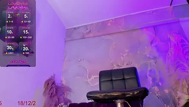 Karla-Ebony online show from December 19, 2025, 2:57 pm