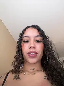 MarieLeon online show from May 16, 2026, 8:07 pm