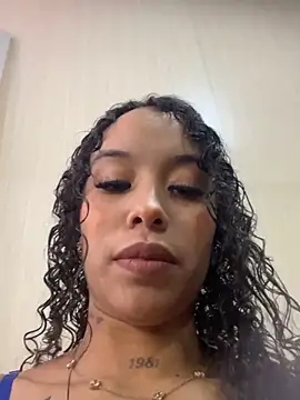 MarieLeon online show from June 3, 2026, 10:04 pm