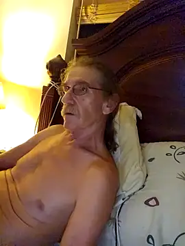 Snapshot of coolbrease10 chatting on October 18, 2025, 5:43 am coolbrease10 online show from October 18, 2025, 5:43 am