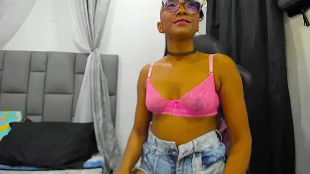 MurphyAngelina online show from May 6, 2026, 3:13 am