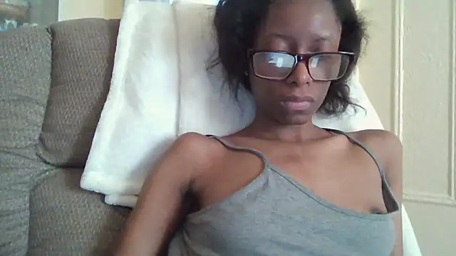 Snapshot of weeklyrush28 chatting on April 12, 2026, 8:36 pm weeklyrush28 online show from April 12, 2026, 8:36 pm