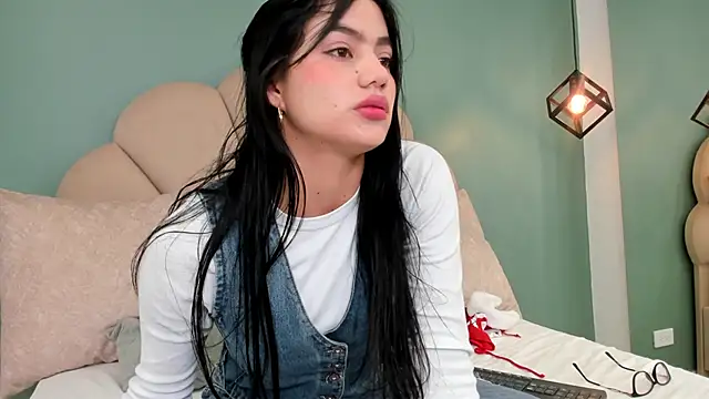 ariel jonees online show from December 24, 2024, 1:17 pm