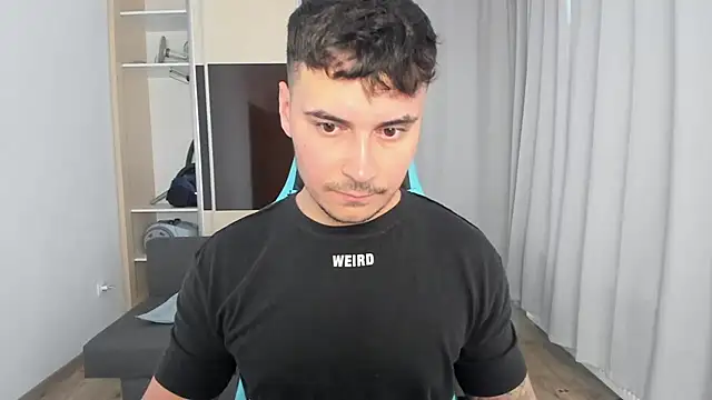 MatMalonne online show from November 8, 2025, 1:22 pm