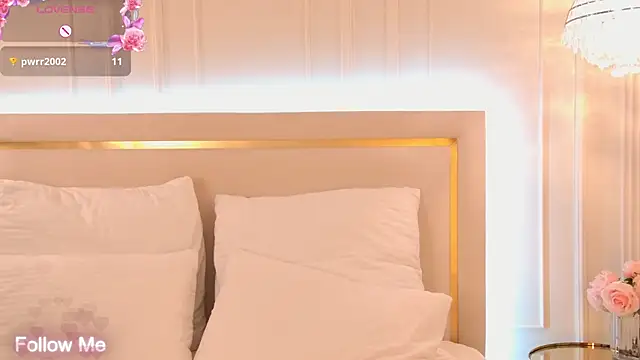 Snapshot of MaryReel chatting on October 1, 2025, 3:23 am MaryReel online show from October 1, 2025, 3:23 am