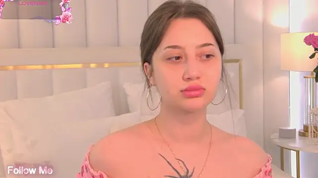 Snapshot of MaryReel chatting on October 9, 2025, 9:29 am MaryReel online show from October 9, 2025, 9:29 am