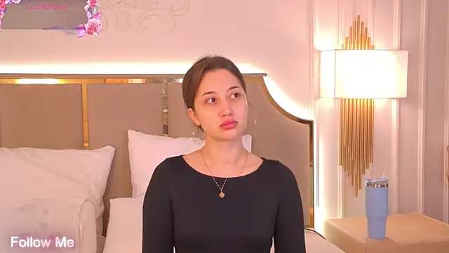 Snapshot of MaryReel chatting on October 18, 2025, 9:21 am MaryReel online show from October 18, 2025, 9:21 am