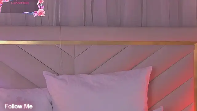 Snapshot of MaryReel chatting on October 21, 2025, 9:21 am MaryReel online show from October 21, 2025, 9:21 am