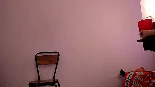 Snapshot of cloehonney chatting on March 10, 2026, 8:14 pm cloehonney online show from March 10, 2026, 8:14 pm