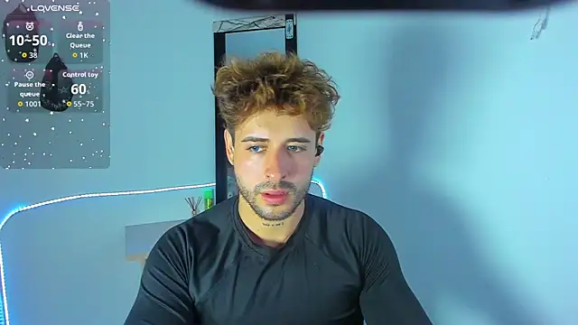 Snapshot of Ares_blue chatting on October 1, 2025, 1:28 pm Ares blue online show from October 1, 2025, 1:28 pm