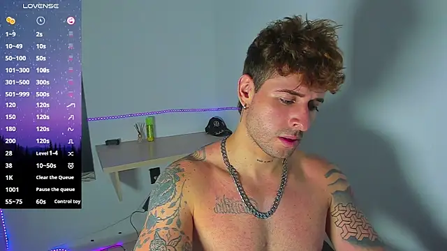 Snapshot of Ares_blue chatting on October 30, 2025, 2:07 pm Ares blue online show from October 30, 2025, 2:07 pm