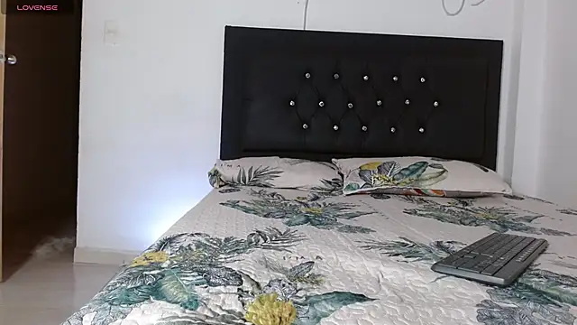 Adele Rush online show from September 18, 2025, 3:41 am