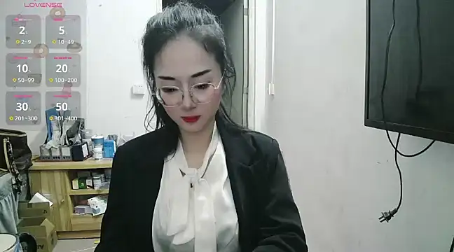 Helen-6 online show from December 17, 2024, 2:11 pm